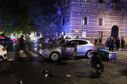 Roma devastata dai pro Pal, agenti feriti 11