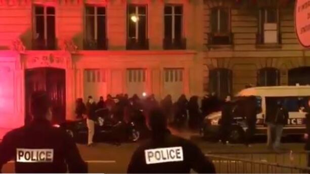 I tifosi del Psg le provano tutte: urla e schiamazzi sotto albergo del Real