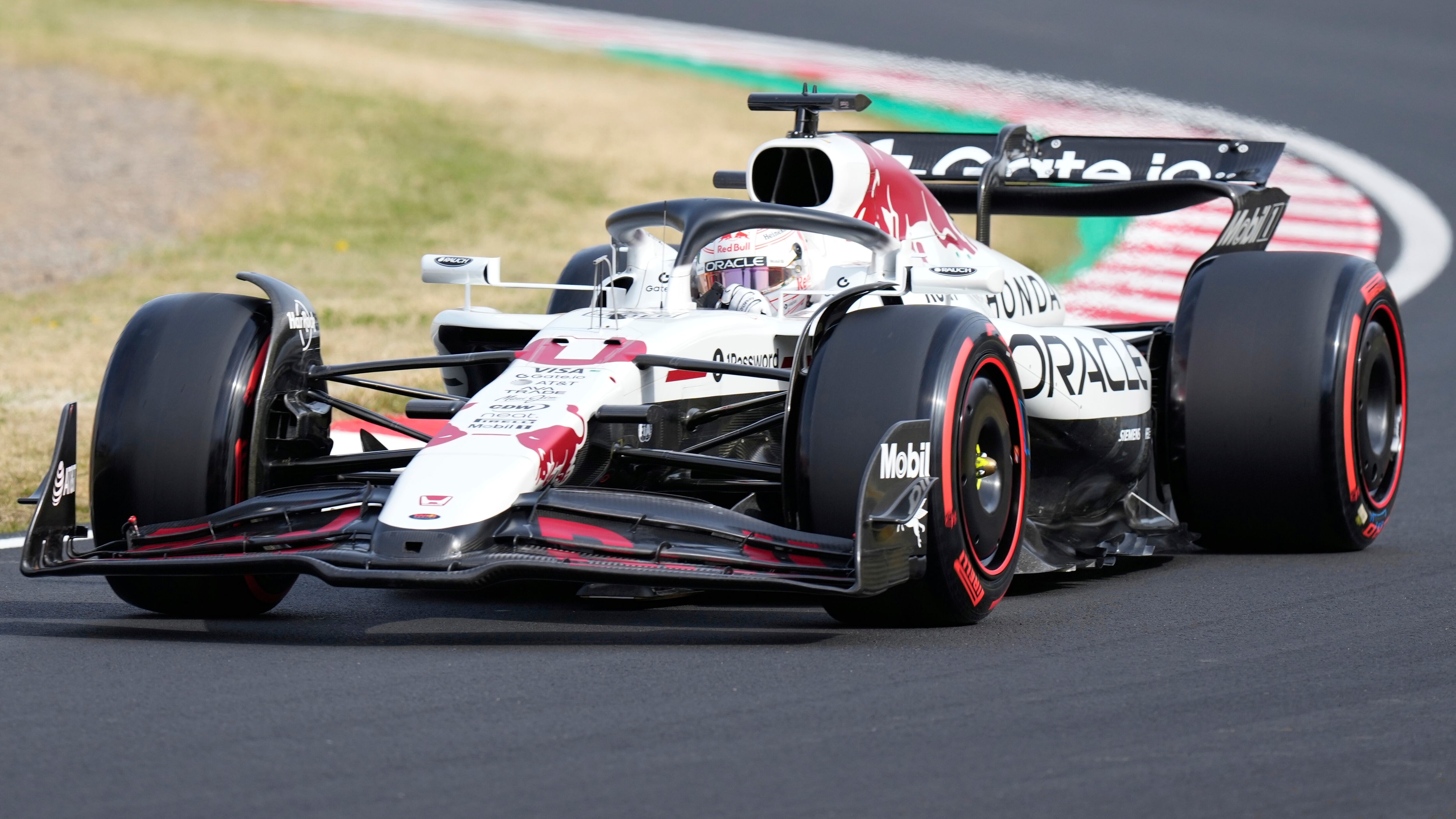 F1, in Giappone vince Verstappen davanti alle McLaren. Leclerc 4°, Hamilton 7°