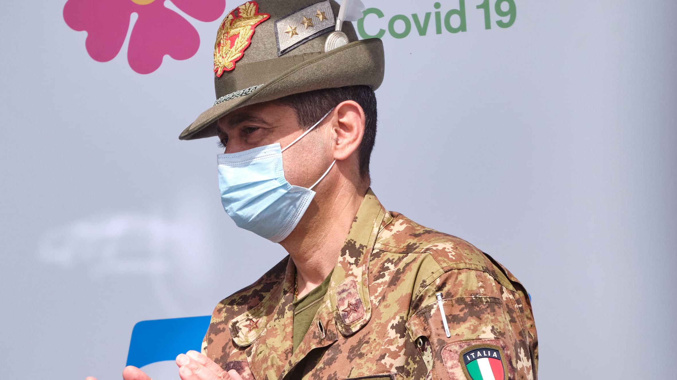 "Prenotazioni flessibili". Figliuolo salva le ferie