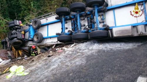 Tragedia sulla A10: tir travolge un cantiere 3