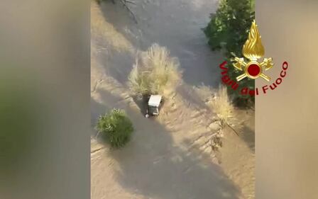 Maltempo in Piemonte, vigili del fuoco al lavoro per evacuare turisti e residenti 2