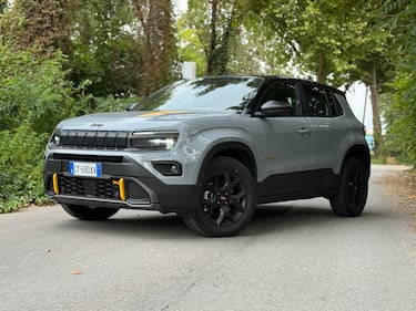 Jeep Avenger 4xe: la gallery del nuovo B-SUV ibrido e integrale 11