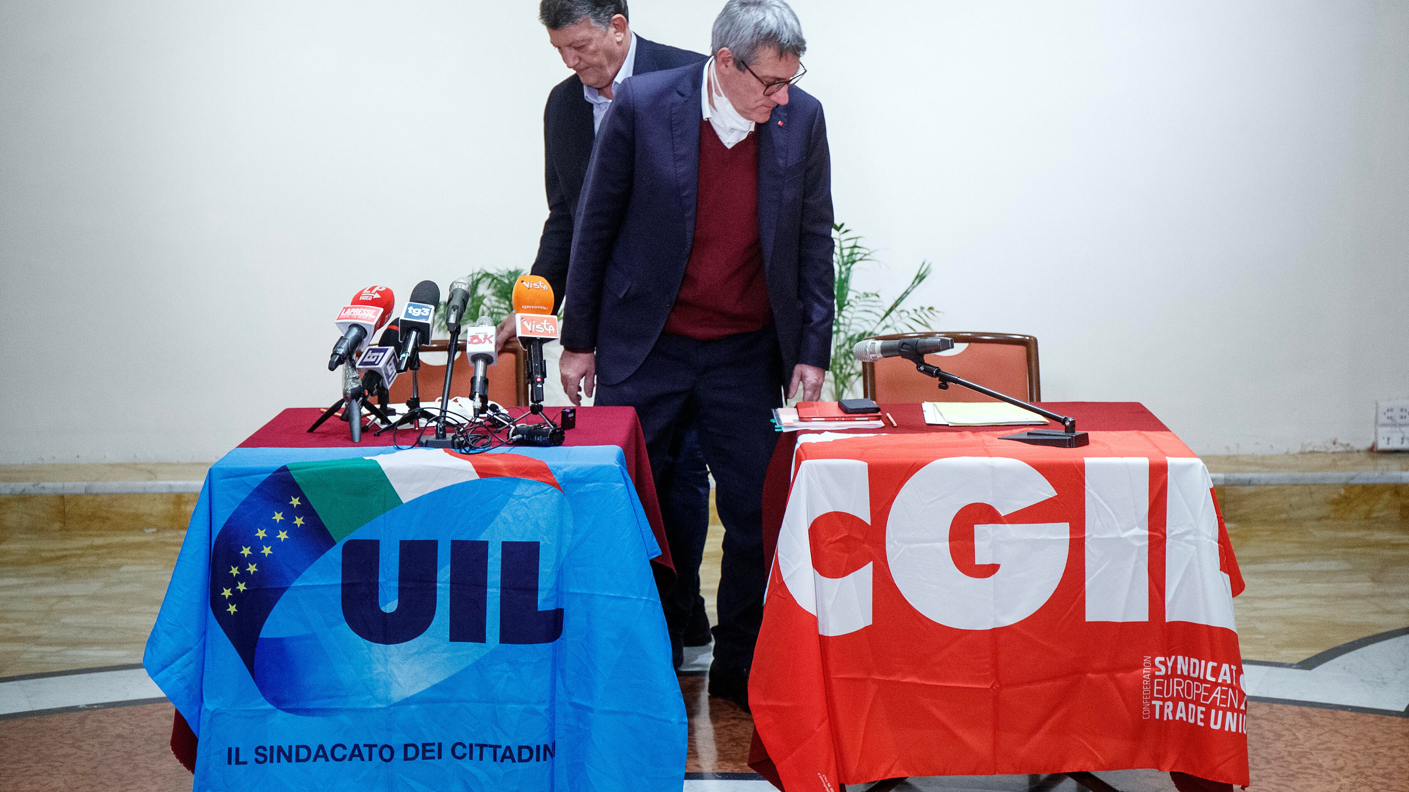 Effetto sciopero: Cgil e Uil isolate. Adesso sperano di trovare l'intesa