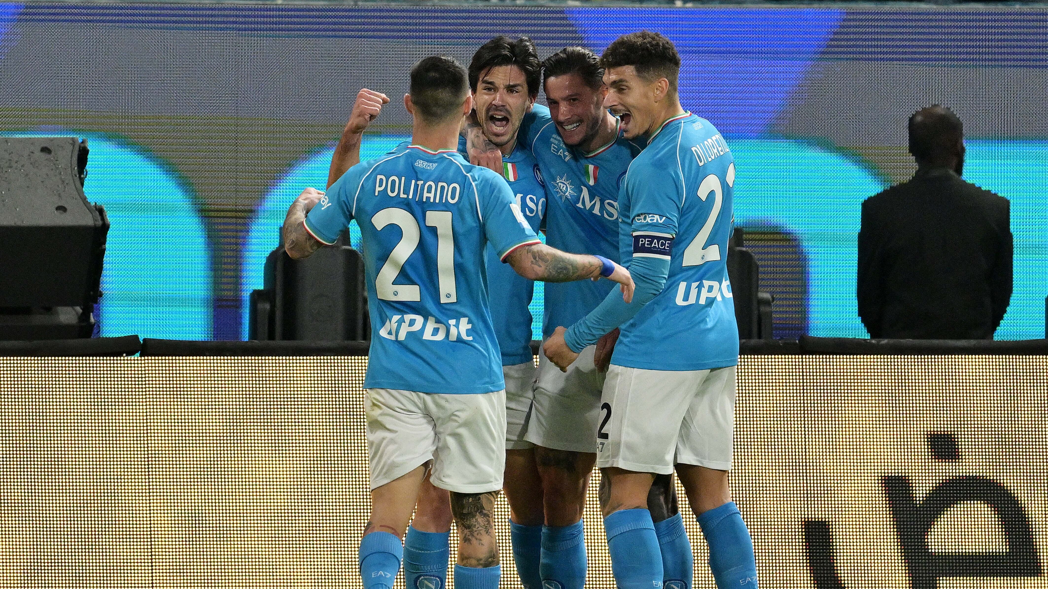 Il Napoli batte 3-0 la Fiorentina e vola in finale di Supercoppa Italiana