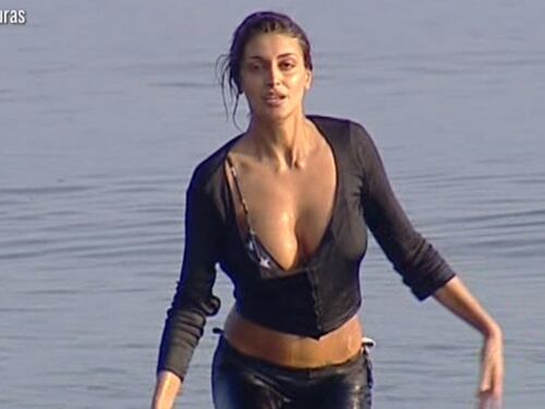 Isola, le naufraghe contro Cristina Buccino: "Fa la principessa sul pisello"