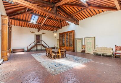 In vendita la villa degli Agnelli tra Firenze e Pisa 11