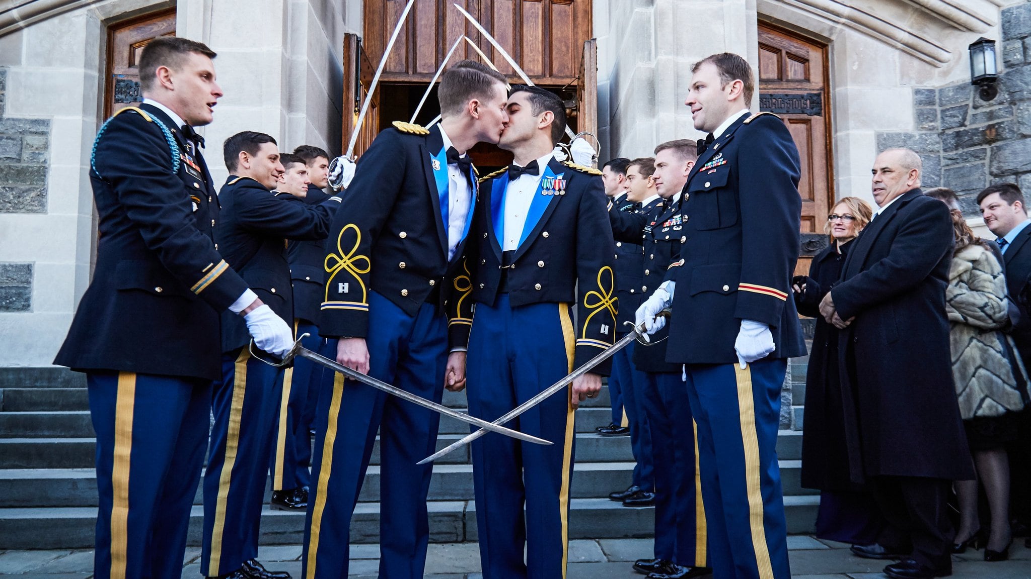 Cade l'ultimo tabù dell'esercito Usa A West Point arrivano le nozze gay