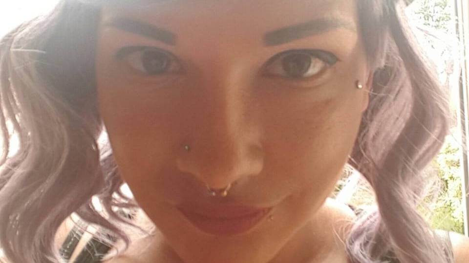 La madre manda emoticon arrabbiate per errore e la figlia muore d'infarto