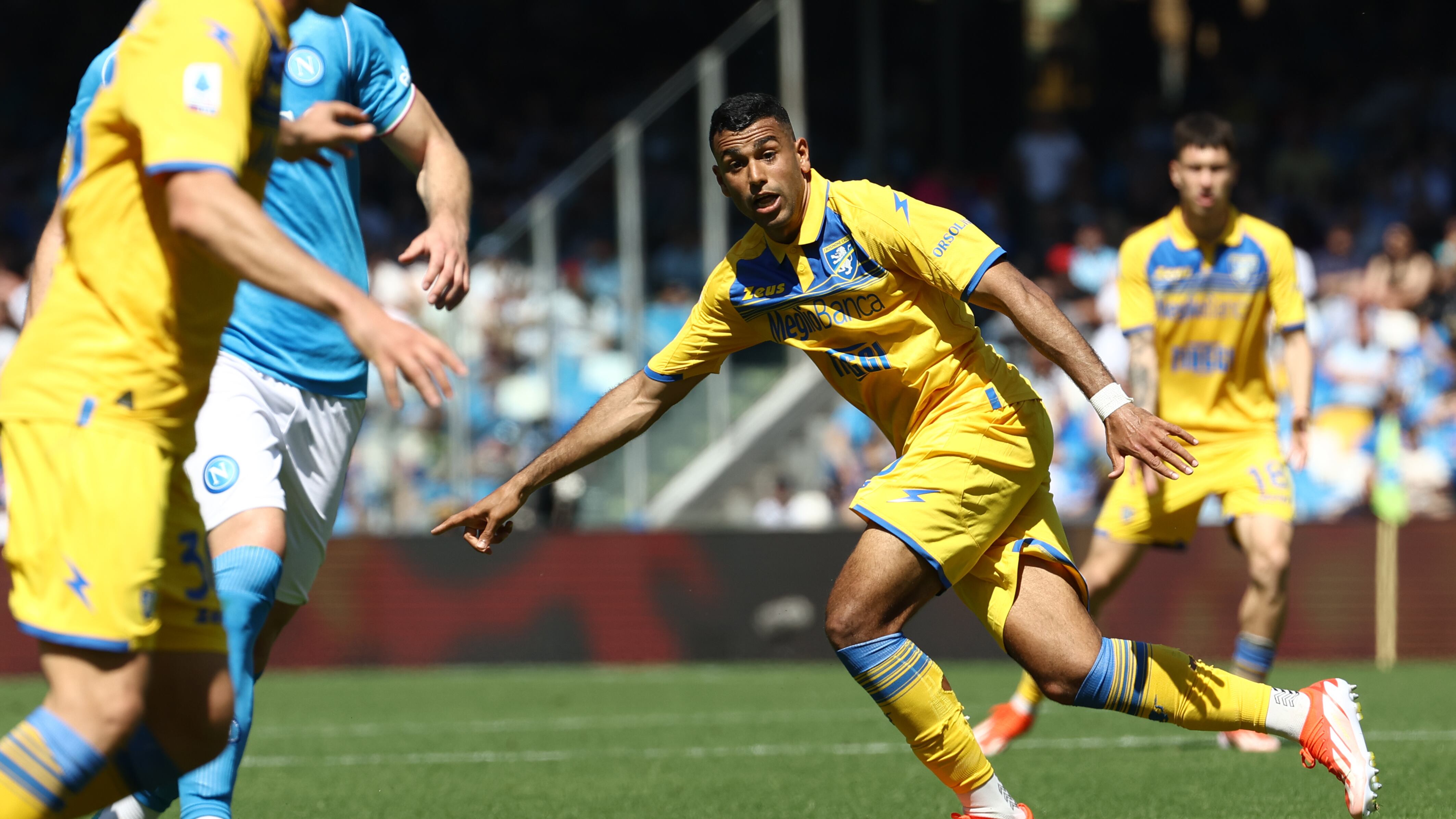 Cheddira, 2 gol al "suo" Napoli Solo un pari col Frosinone