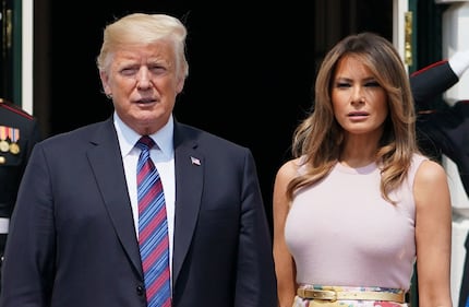 Melania Trump nell'orto con i tacchi: foto 4