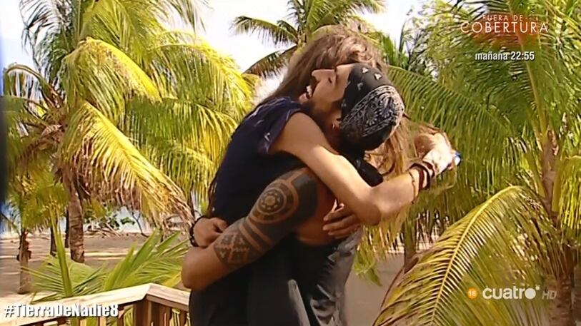 Fabio Colloricchio saluta Violeta che lascia Supervivientes: "Abbiamo una vita fuori"