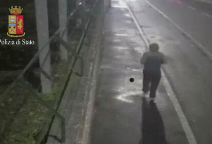 Omicidio Parco Litta, immagini del presunto assassino 9