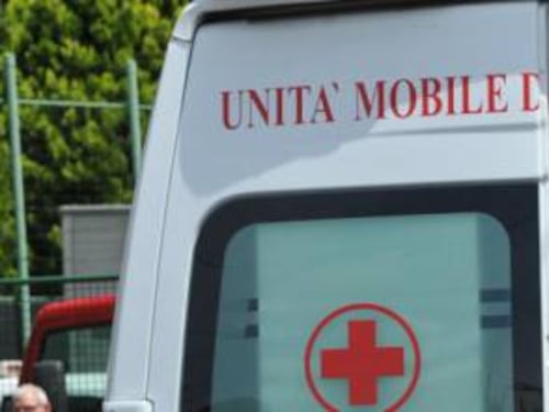 Galatina, camionista reagisce alla rapina: ferito al capo