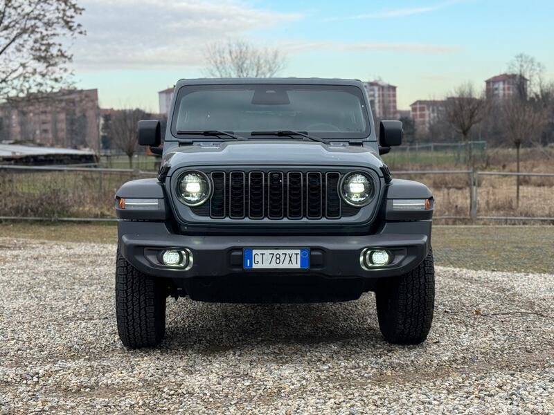 Jeep Wrangler Rubicon 2025: la gallery del 2.0 turbo benzina 4