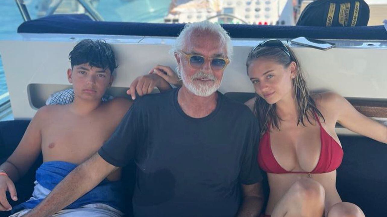 Briatore in vacanza con i figli Nathan Falco e Leni Klum: chi è la modella 19enne