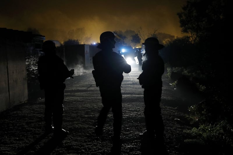 La "Giungla" di Calais va a fuoco nella notte 7
