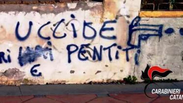 La scritta che uccide speranza (e italiano)