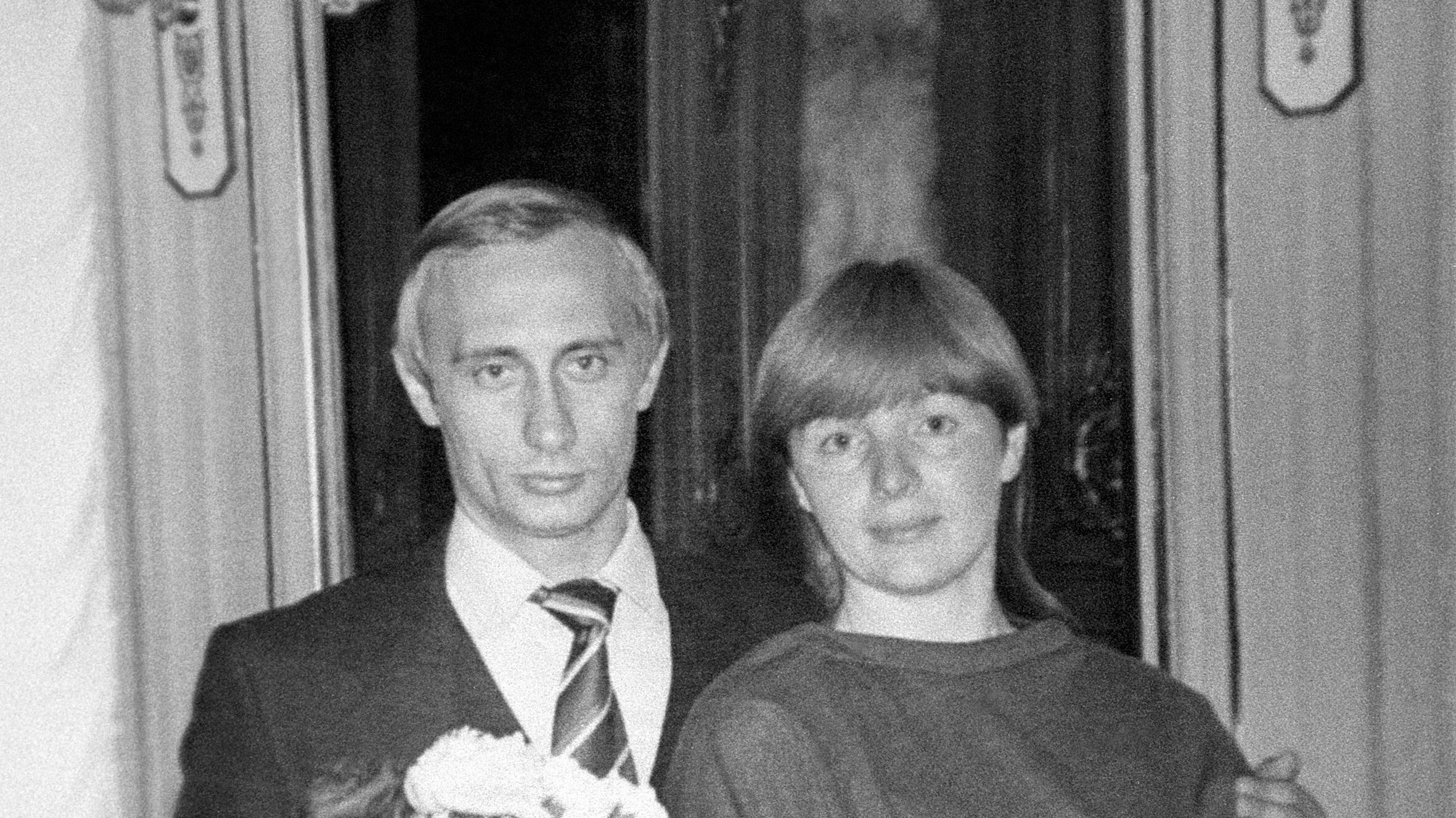 Basta privacy, Putin racconta casa Putin