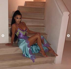 Kim Kardashian hot in cabina armadio: foto 1