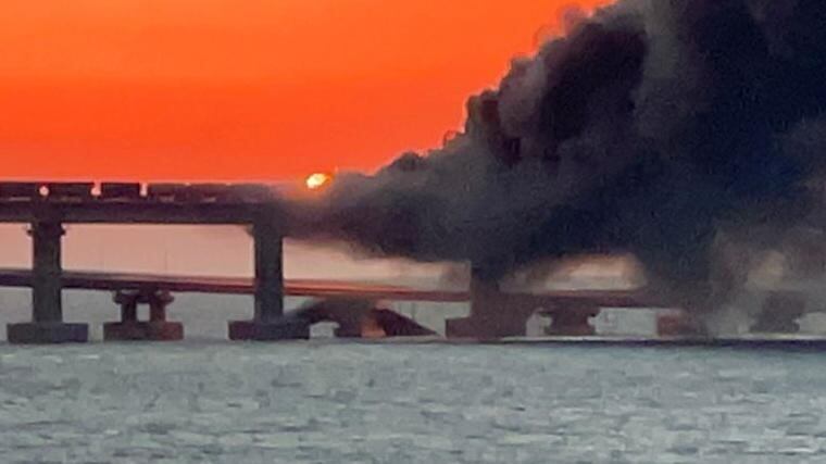 "007 Kiev dietro attacco a ponte Kerch". E Mosca fa scattare gli arresti