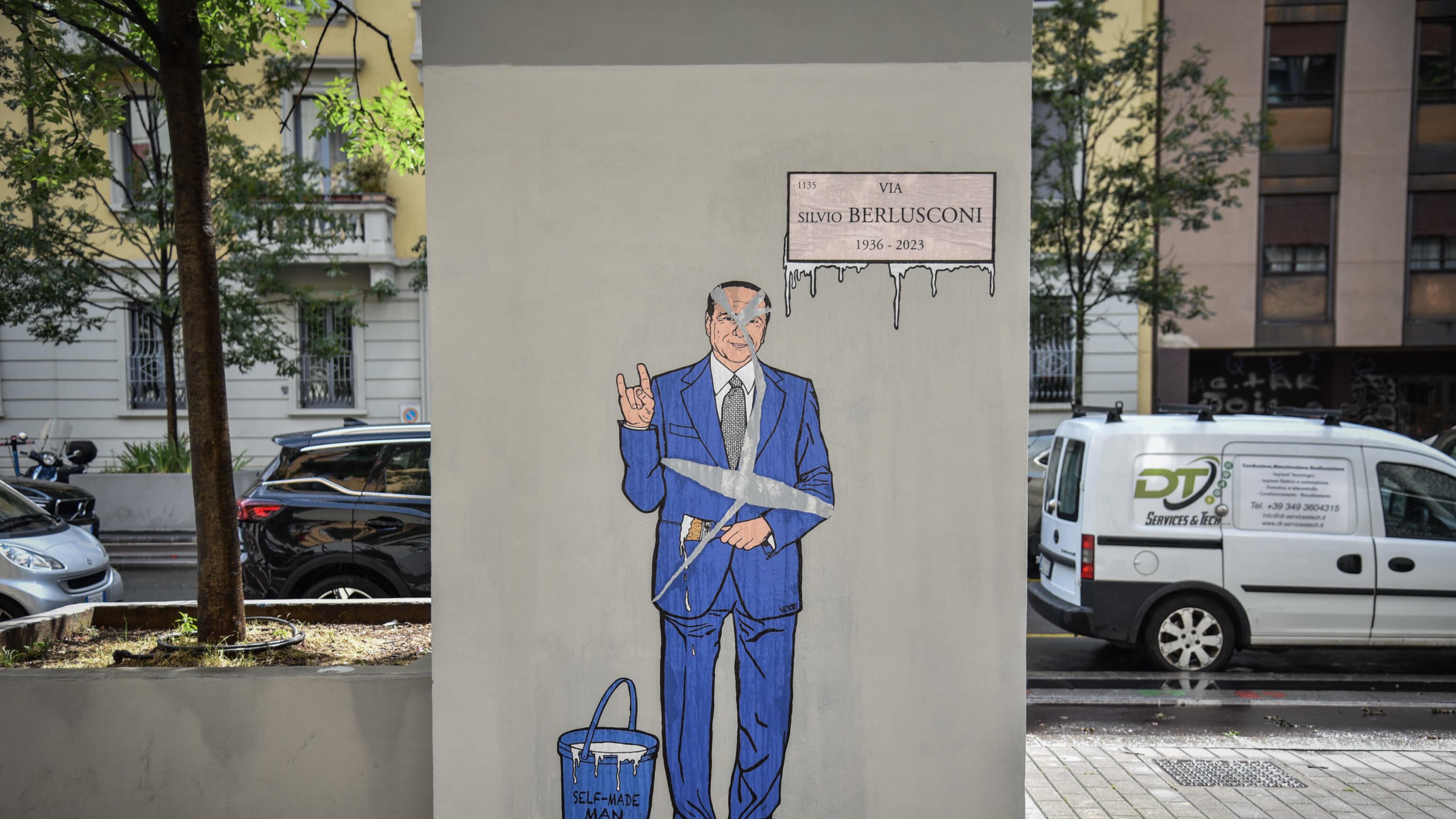 Non si placa l'odio anti-Cav: vandalizzato in 4 ore il nuovo murales a Milano