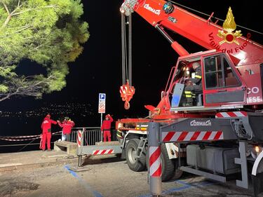 Como, auto finisce nel lago, due morti: l'intervento dei vigili del fuoco 1