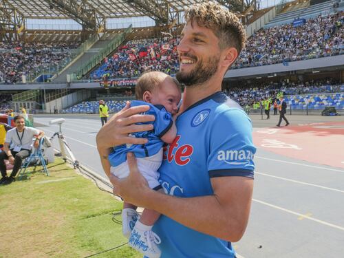 Mertens, cittadino onorario di Napoli e papà di Ciro: "Vorrei che nascesse qua anche mia figlia"