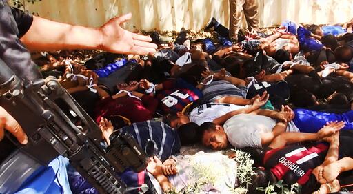 Esecuzioni sommarie di soldati: foto choc 3