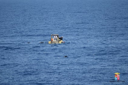 Naufragio a largo della Libia: a bordo 500 persone 14