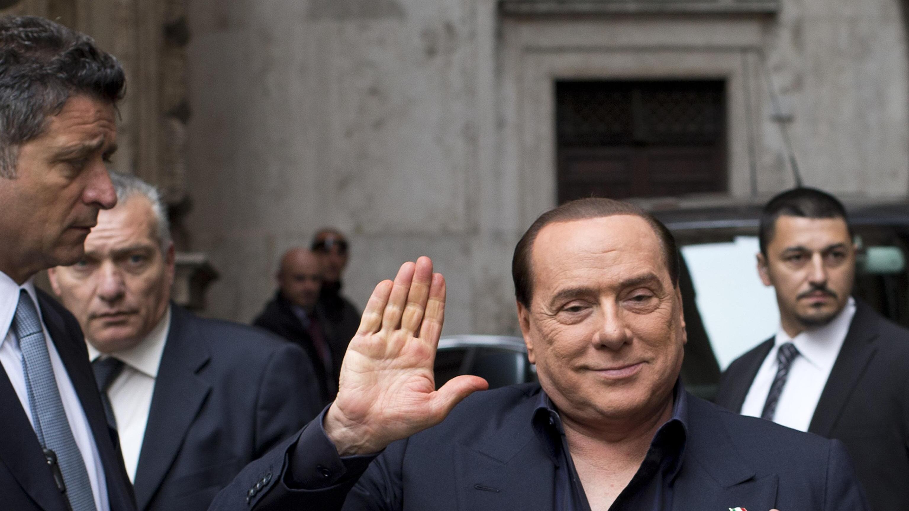 Berlusconi ancora nel mirino: sentito 3 ore sui soldi a Tarantini