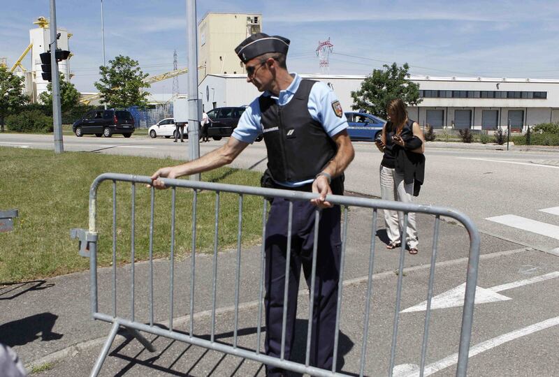 Francia, attentatori in fabbrica 1