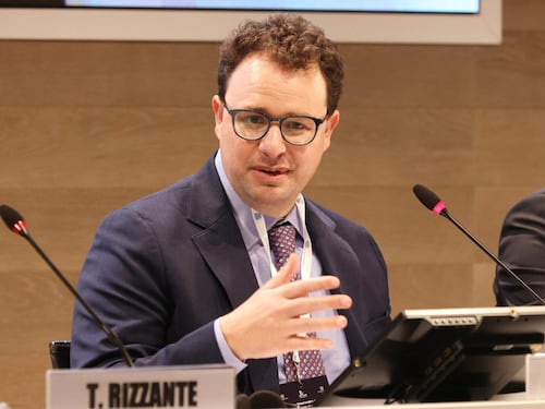 Sony e Warner portano Anthropic in tribunale