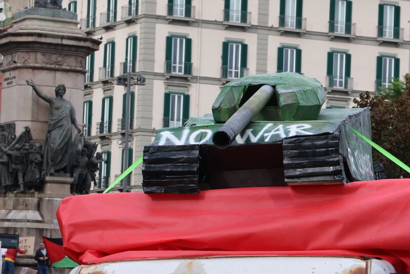 Manifestazione contro il G7 a Napoli 7