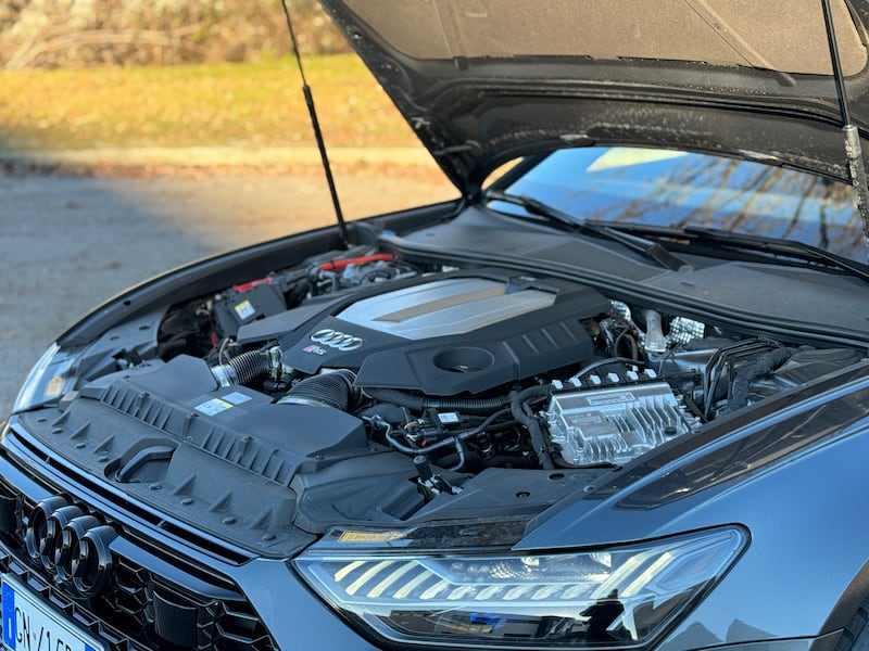 Audi RS6 Performance: guarda la gallery della super station wagon da 630 CV 9