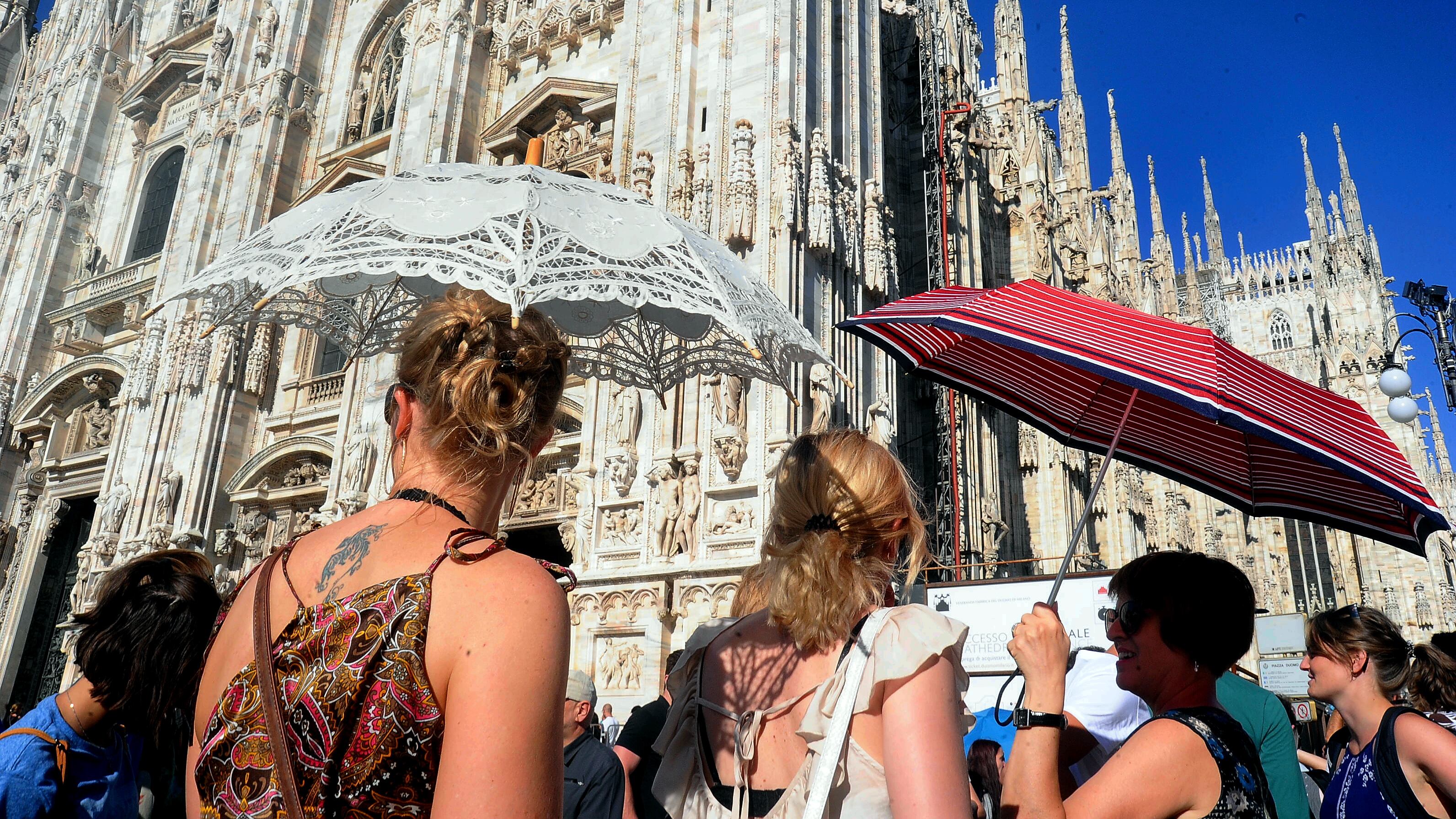 Milano chiusa domenica: "Così perdiamo turisti"