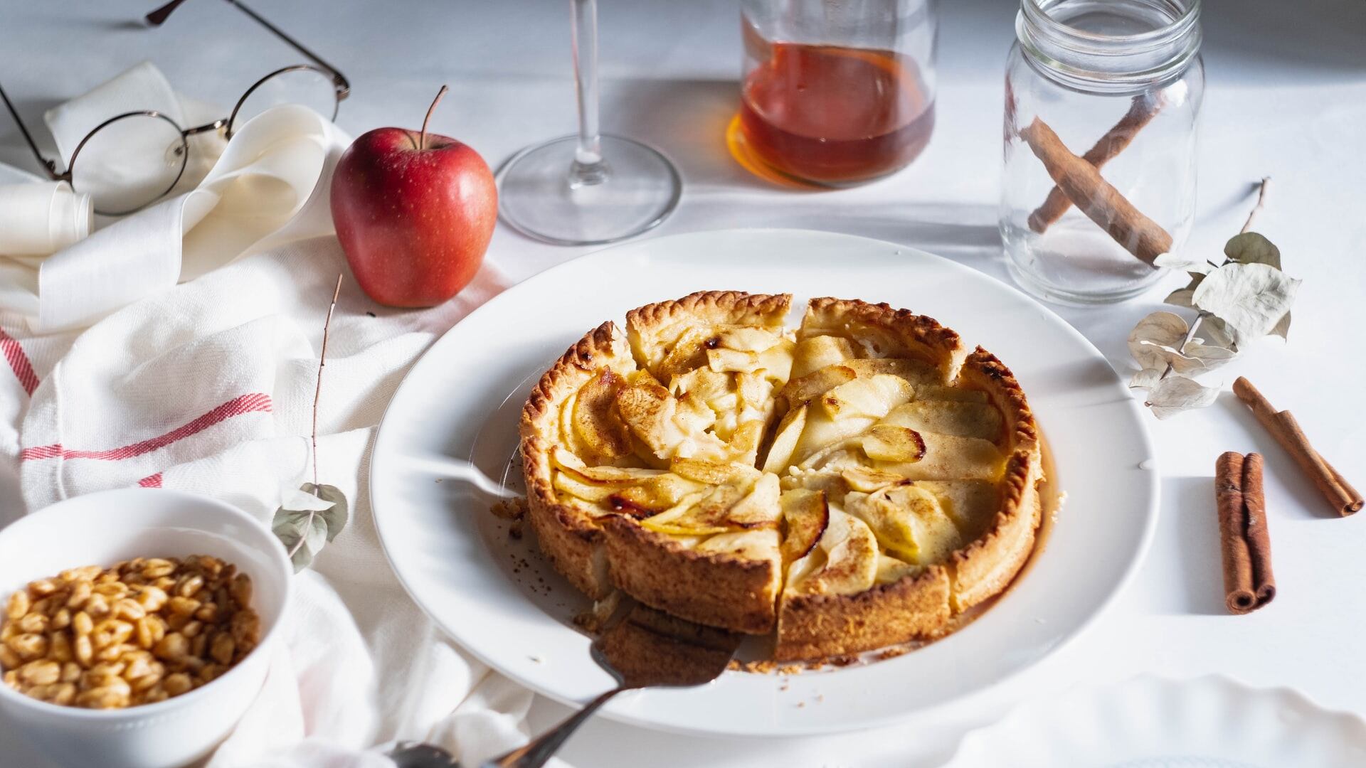 Torta di mele leggera e golosa, da preparare con i nipoti