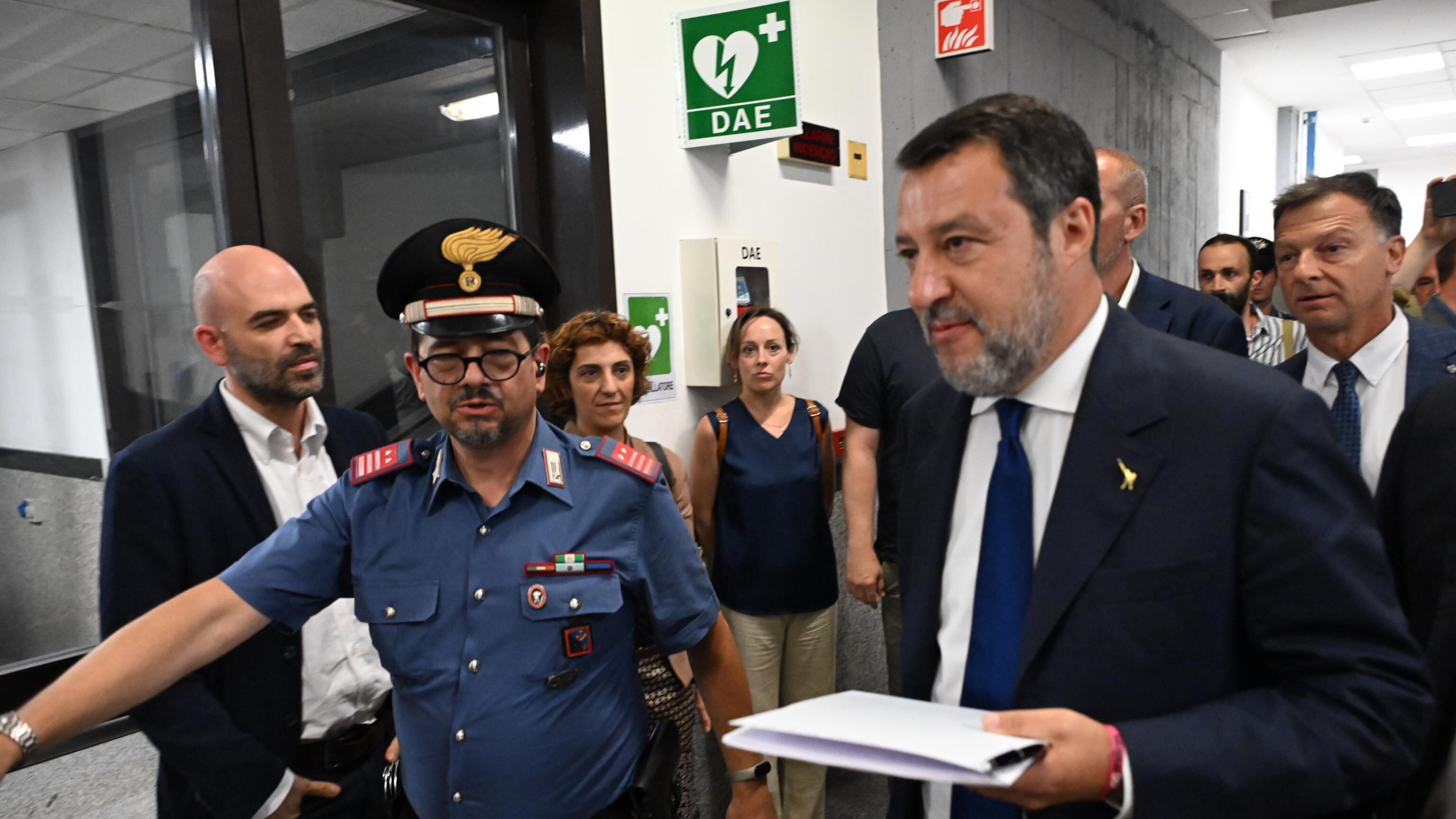 La toga pro migranti dietro il via libera agli insulti di Saviano