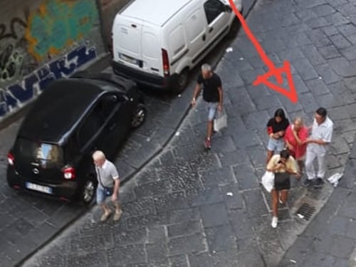 Ennesimo scippo a Napoli: rapinata un’anziana turista nel centro storico