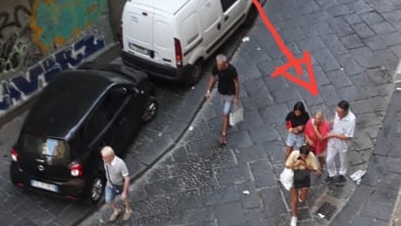 Ennesimo scippo a Napoli: rapinata un’anziana turista nel centro storico