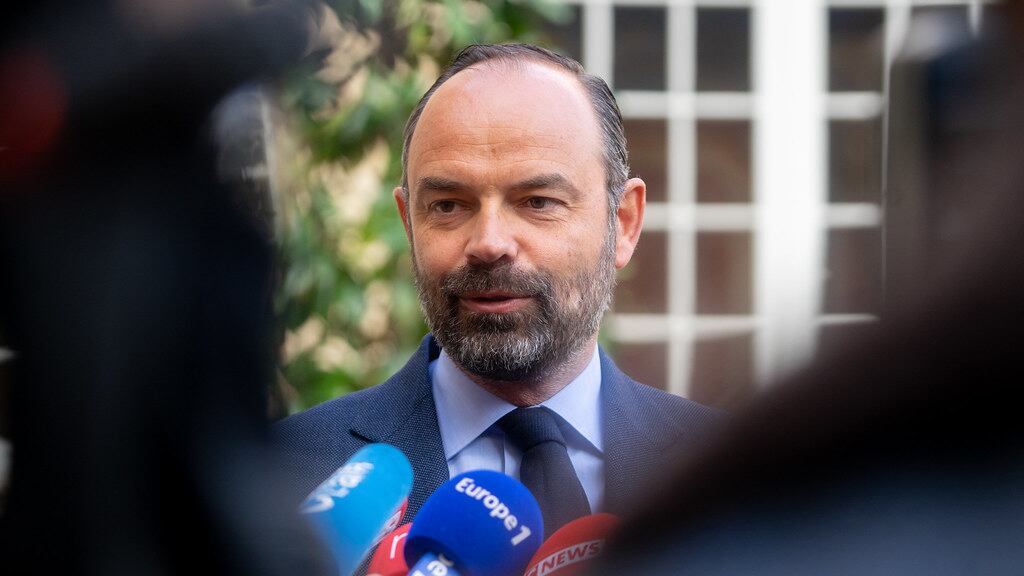 "Una legge per organizzare gli islamici". E la sinistra fa scattare la bufera in Francia