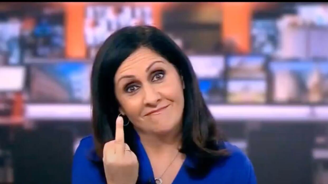 "Dito medio in diretta": bufera sulla conduttrice della Bbc