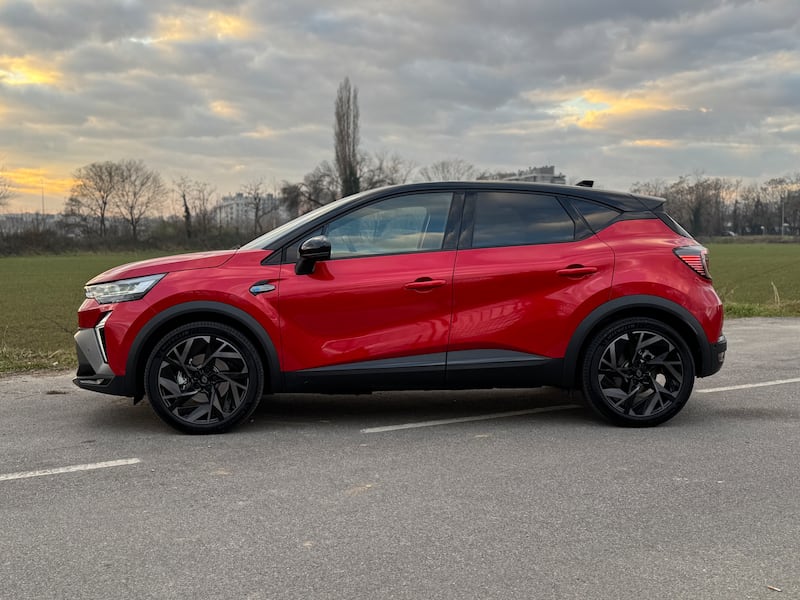 Renault Captur E-Tech 2025: guarda la gallery del B SUV ibrido 6