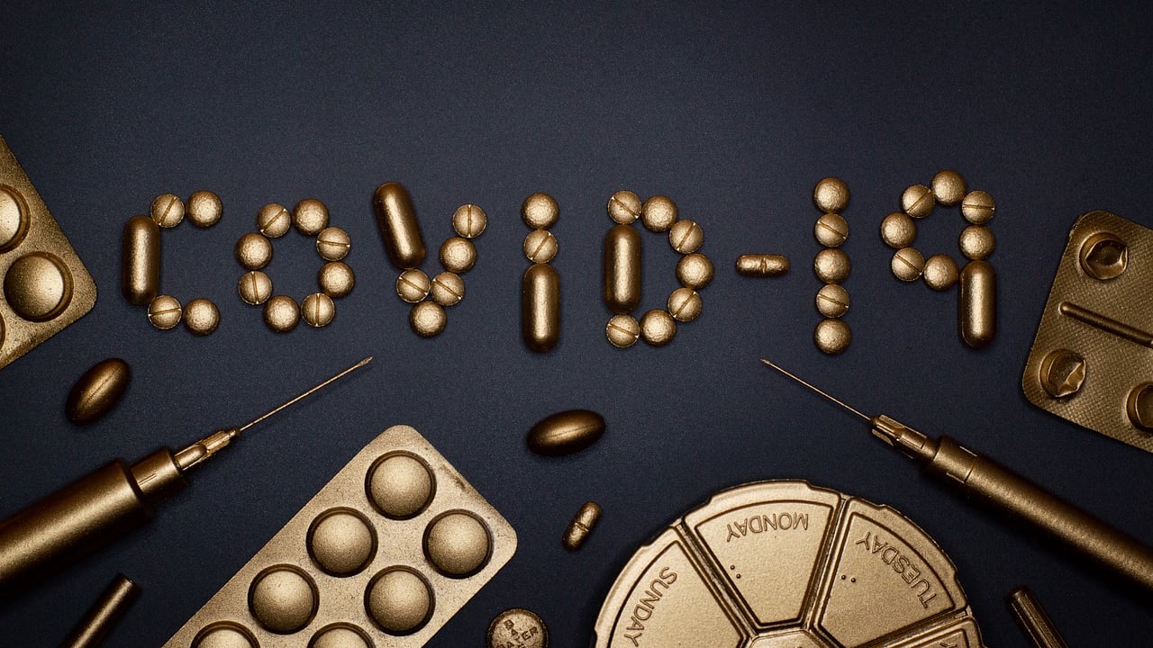 Covid, perché carica virale è alta? Ecco cosa è cambiato dall'estate