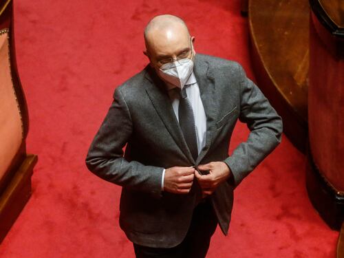 La finta espulsione di Petrocelli destabilizza i grillini