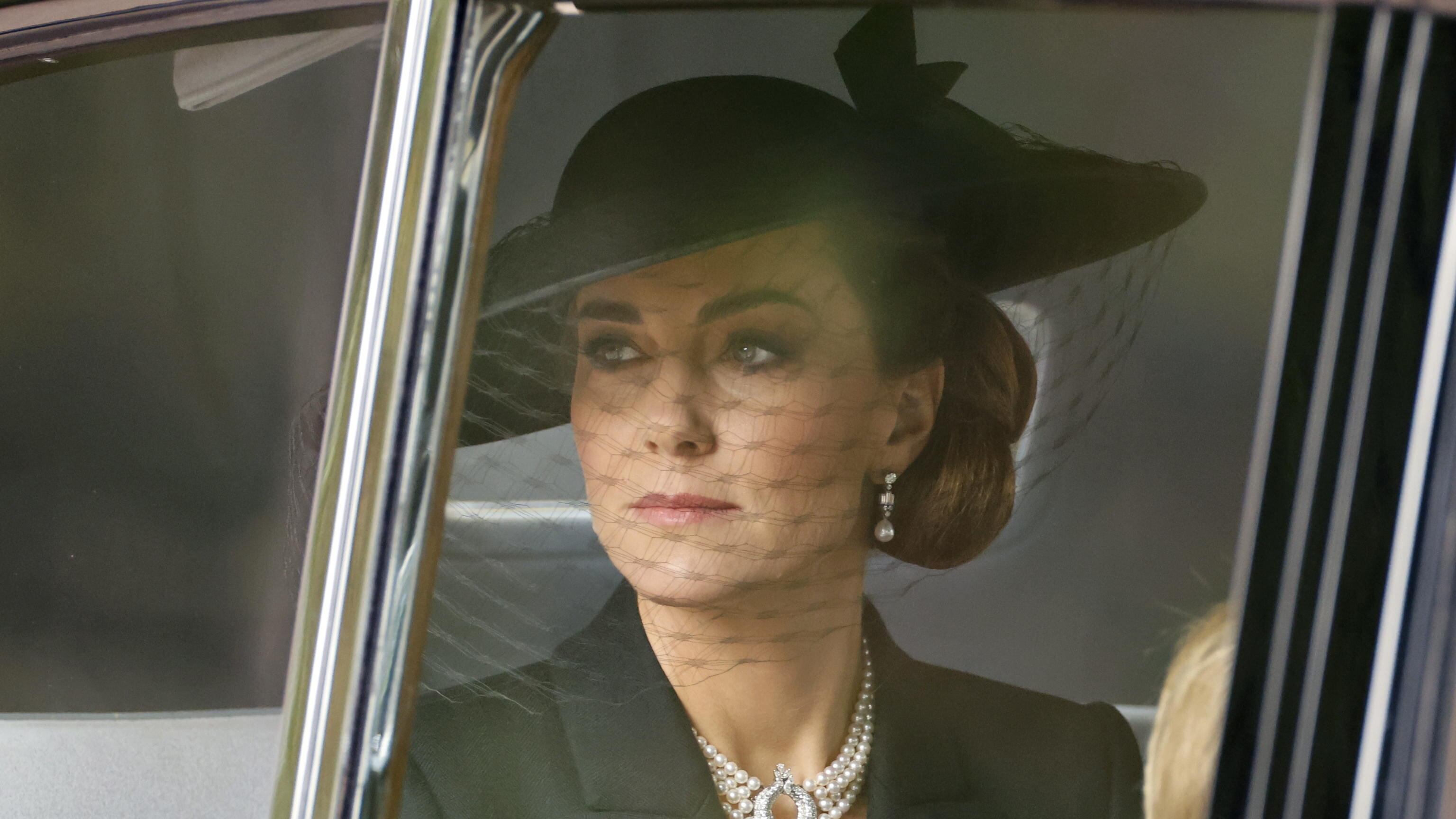 I segnali (nascosti) di Kate e Meghan al funerale della Regina