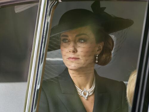 I segnali (nascosti) di Kate e Meghan al funerale della Regina