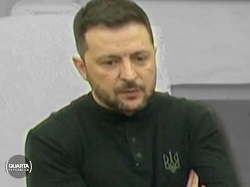 "Due parole volgari". Il labiale di Zelensky: cosa gli è sfuggito nella lite con Trump
