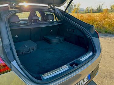 Mercedes GLC Coupé 300de: la galleria dell'ibrido plug-in diesel 12