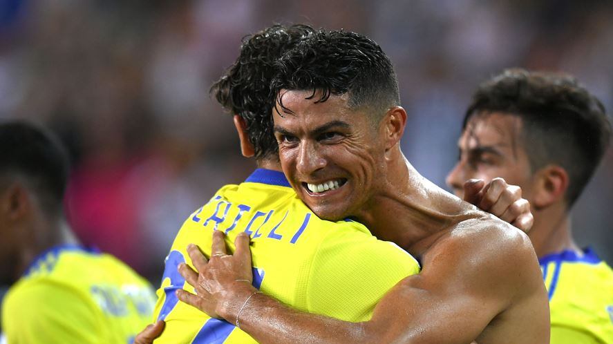 L'indizio social infiamma il mercato: CR7 al Psg con Messi
